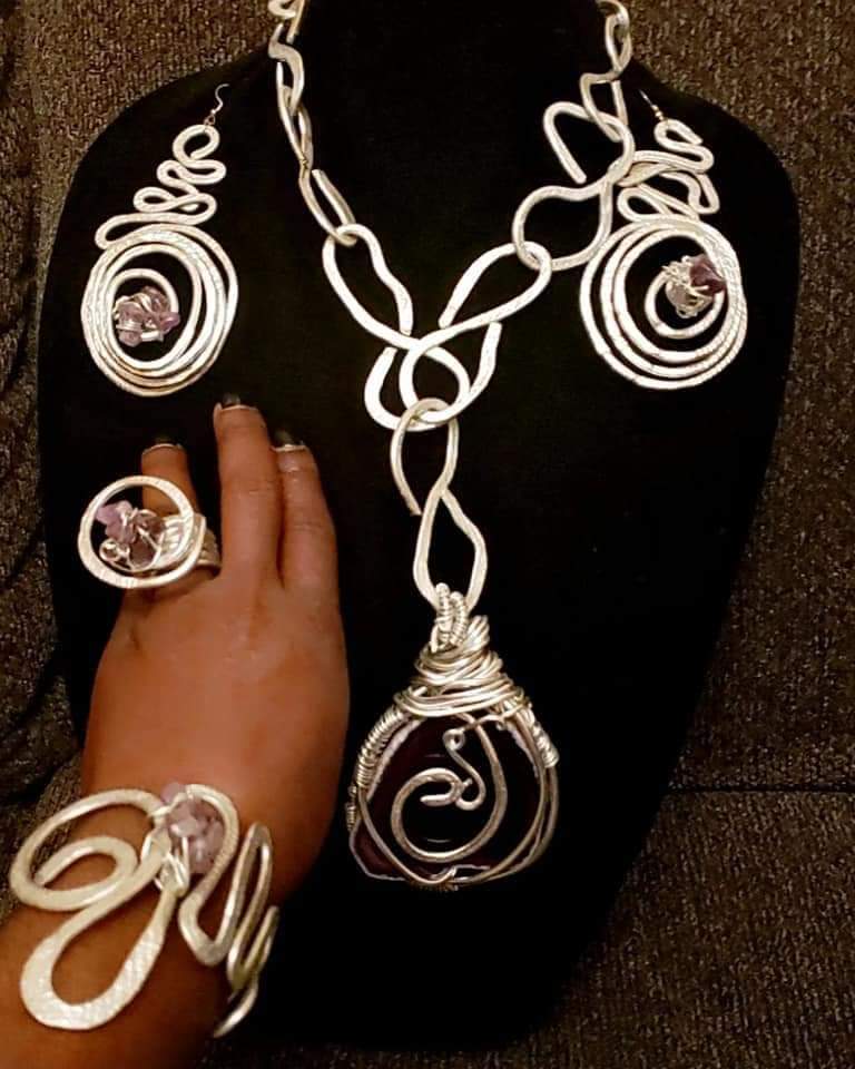 Intriguing Necklace (set)